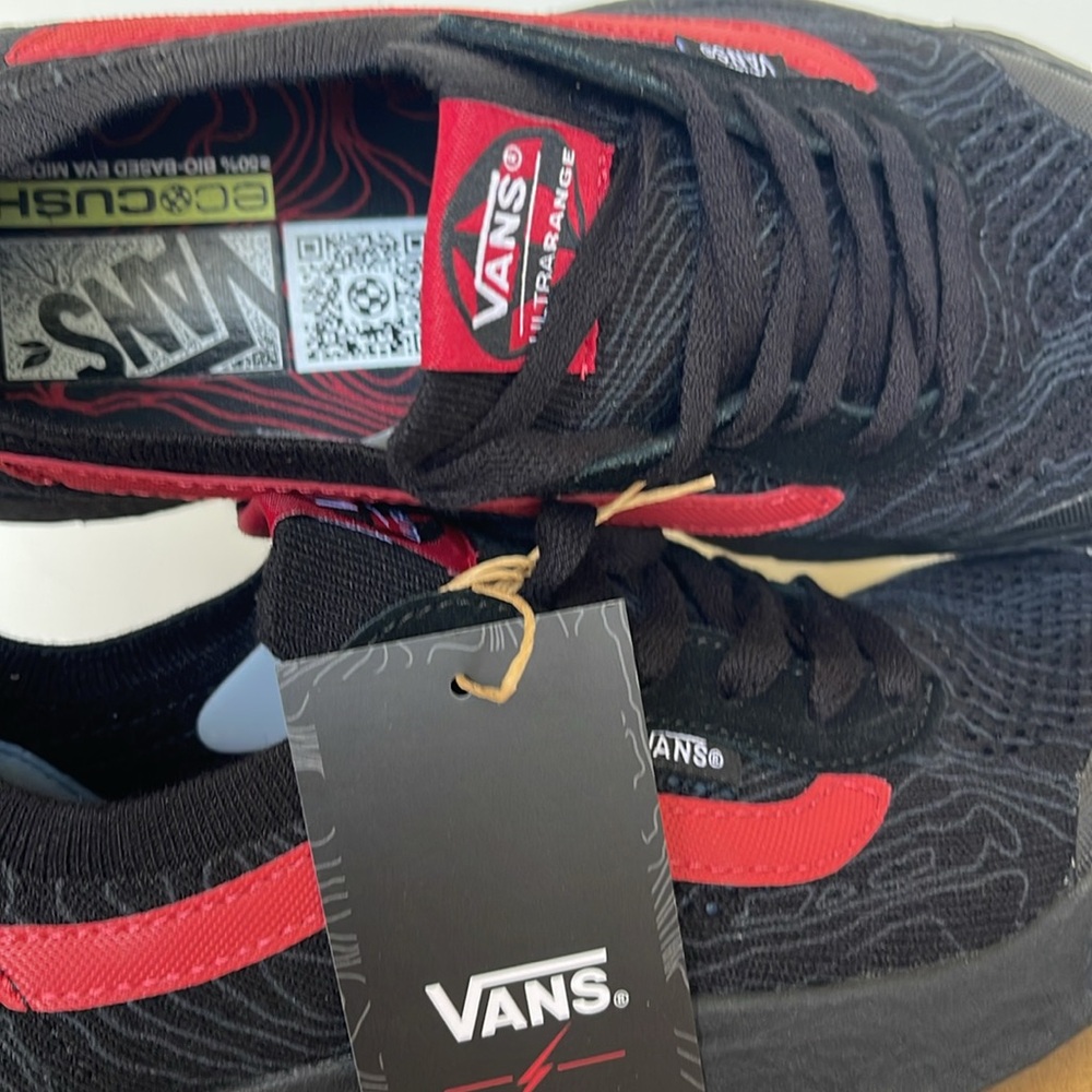 Vans Men’s Ultrarange Vr3 Nathan Florence Black/Red
VN0A4BXB458
SNEAKERS - Picture 14 of 16
